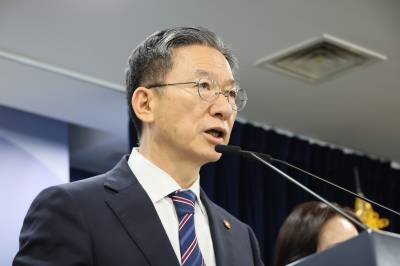 李정부, 경제인 16명 사면…최신원·최지성·장충기 등 포함