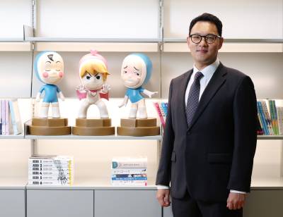“웹툰 해적을 잡아라, 창과 방패의 싸움이죠”...네이버웹툰, 불법 유포 막는다 
