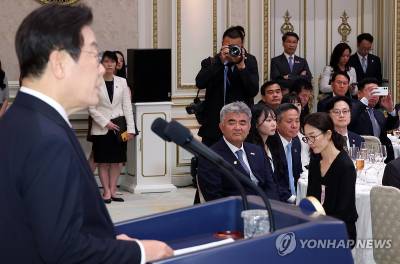 정원주 대우건설 회장 베트남 서기장 만나 “신도시 개발 수주할 것”
