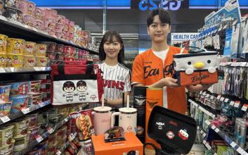 편의점, 프로야구와 손잡았다…굿즈·간식으로 '직관족' 공략