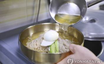 서울 외식비 또 상승…냉면·삼계탕 등 여름 대표 메뉴 가격 줄인상