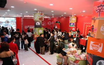 "베트남 시장 잡아라"...농심, 신라면 분식 열었다