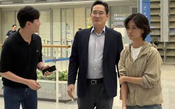 이재용 회장, 방미 일정 마치고 귀국…"일 열심히 해야죠"