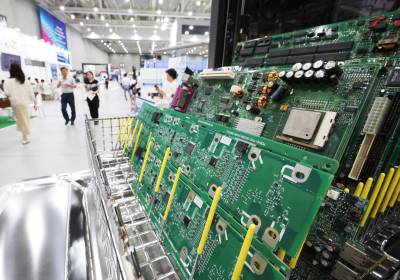 "국가전략기술 범위 확대" 반도체株 일제히 '들썩'…삼전·SK하닉 이끄나