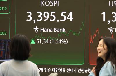 ‘사상 최고, 또 최고’ 코스피, 가보지 않은 길 걸을까
