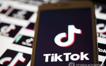 트럼프, 틱톡 美 매각 합의 선언…관세는 반도체·의약품으로 확대 시사
