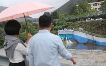 "오봉저수지 차오르고 도암댐 24년 만에 방류"...가뭄 시름 '한 줌' 덜었다
