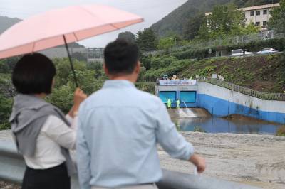 "오봉저수지 차오르고 도암댐 24년 만에 방류"...가뭄 시름 '한 줌' 덜었다