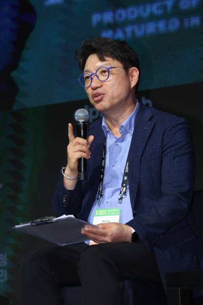  좌담 하는 김영덕 전 대표