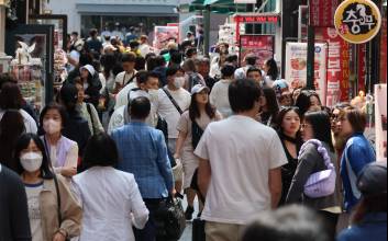 내일부터 中 단체관광객 '무비자 입국' 시작…여행·유통가 '큰손' 잡기 총력