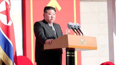 김정은 "韓영토 안전하겠는가"…무기 전시회서 대남 위협