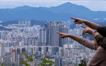집값·환율 불안정에 깊어지는 고민…한은, 10월 금리 동결할까