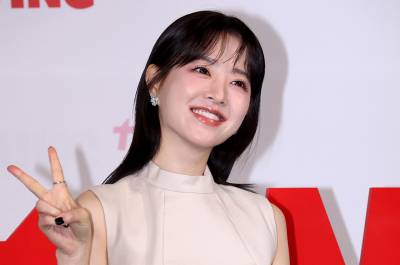 "스타킹 안 신어서" 박보영, 사진도 못 찍었다…논란의 '유방암 캠페인'