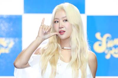 소유도 당했다 "15시간 넘게 굶어"…美 항공사, 또 인종차별 논란