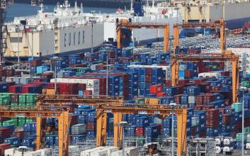 IMF “한국 1인당 GDP 34위→37위”…3단계 하락