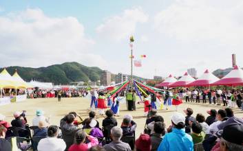 청송사과축제 29일 개막..."산불피해 응원의 마음 담아"