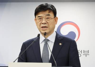文정부 악몽이 또…與 번지는 '내로남불' 부동산 리스크