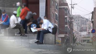60세 이상 비정규직 300만 시대…‘죽기 전까지 일하는 사회’ 현실로