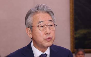 농협회장 "홈플러스 인수 검토 안 해…하나로도 적자"