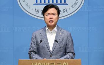 [속보]민주 “다주택 국힘, 당명 바꿔라… 추천 당명은 ‘부동산불로소득지킨당’”