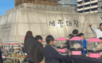 “병뚜껑이 작품으로, 페달이 전기로”…광화문서 본 ‘생활 속 ESG’ [가봤어요]