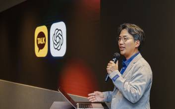 카카오톡에 ‘챗GPT’ 탑재한 카카오…‘일상 AI’ 본격화