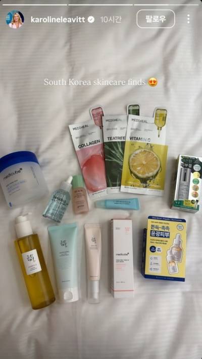 트럼프 동행한 美 백악관 대변인, 한국 화장품 '구매 인증'