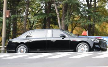 트럼프·시진핑, 전용차랑도 화제…'더비스트' vs '훙치N701'