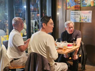 '깐부 회동' 이후 깐부치킨 '대박'…배달앱 검색 1위 등극