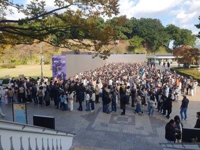 "새벽 4시부터 줄 섰어요"…트럼프 감탄한 '금관' 실물 공개하자