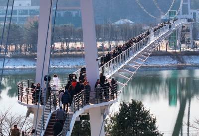 '너도나도 출렁다리' 만들기…행정은 왜 같은 실수를 반복하나 