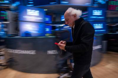 공포의 수요일…주식·코인·환율, 모두 '와르르'