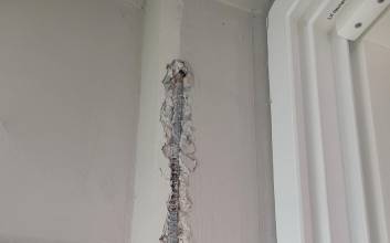 "신축 아파튼데 철근 튀어나와…스트레스 받아 미칠듯"