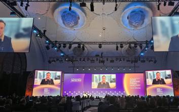 배터리로 흔들린 테슬라, FSD로 韓 시장 승부수 [테슬라 자율주행 오나]①