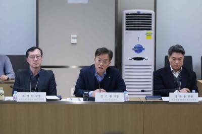 한은 "버스·매장 외에도 현금 안 받는 사례 늘어…대응 필요"