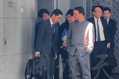 '주머니에 손' 넣은 中·고개 숙인 日…영상 왜 공개했나