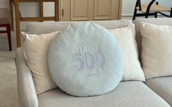 "500만원 어치 '진짜 돈' 들어간 굿즈 봤어요?"…조폐공사 '돈방석' 판매