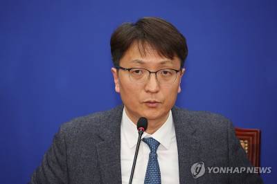 쿠팡 대표 "쿠팡 고객과 국민께 사과…빠른 사태 규명할 것"