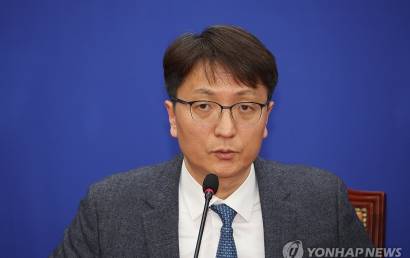 쿠팡 대표 "쿠팡 고객과 국민께 사과…빠른 사태 규명할 것"