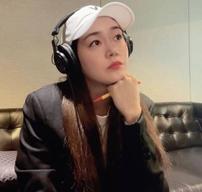 '남편 논란' 성유리, 홈쇼핑서 7개월 만에 하차