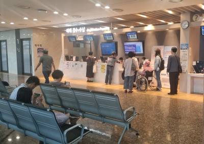 치료비 먼저 주고 생활비 보장까지...변화하는 암보험 트렌드