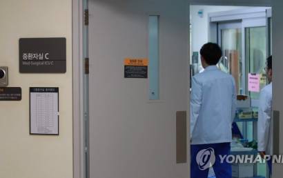 "65세 이상 사망자 중 연명치료율 67%"…본인도 원치 않고 가족 경제적 부담도 증가