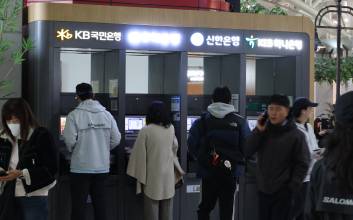 찬바람 불 때 꽃 피는 배당주…‘은행’ 투자, 시가배당률 따져봐야 [예금보다 배당]①