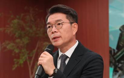 '오세훈 제쳤다' 29% 상한가 '급등'…정원오 테마주, 정체는