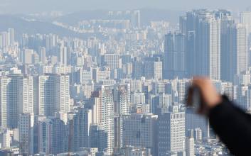 서울 집값 상승 기대는 여전…연말 부동산 시장 ‘정체 국면’ [AI 픽]