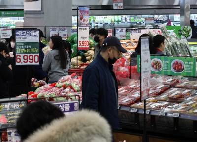 고물가·고환율에 움츠러든 소비…내년 유통시장 성장률 0.6% 전망