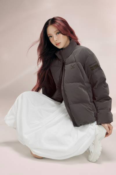 ITZY 유나 패딩 2030 사로잡았다