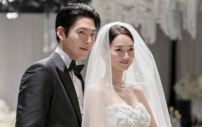 ‘새신랑’ 김우빈, 누적 기부액 12억…크리스마스에 또 ‘깜짝 산타’