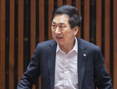  김건희특검, '로저비비에 선물' 김기현 의원 피의자 소환