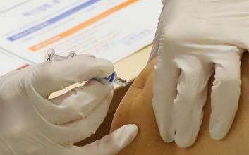 Pharmacy Vaccination Allowance Discussion Fires But “We need to prepare for next pandemic”